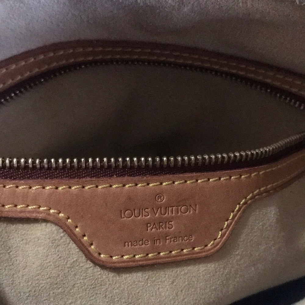 🔥DISCONTINUED🔥LARGE ZIPPER LOUIS VUITTON - Picture 15 of 16
